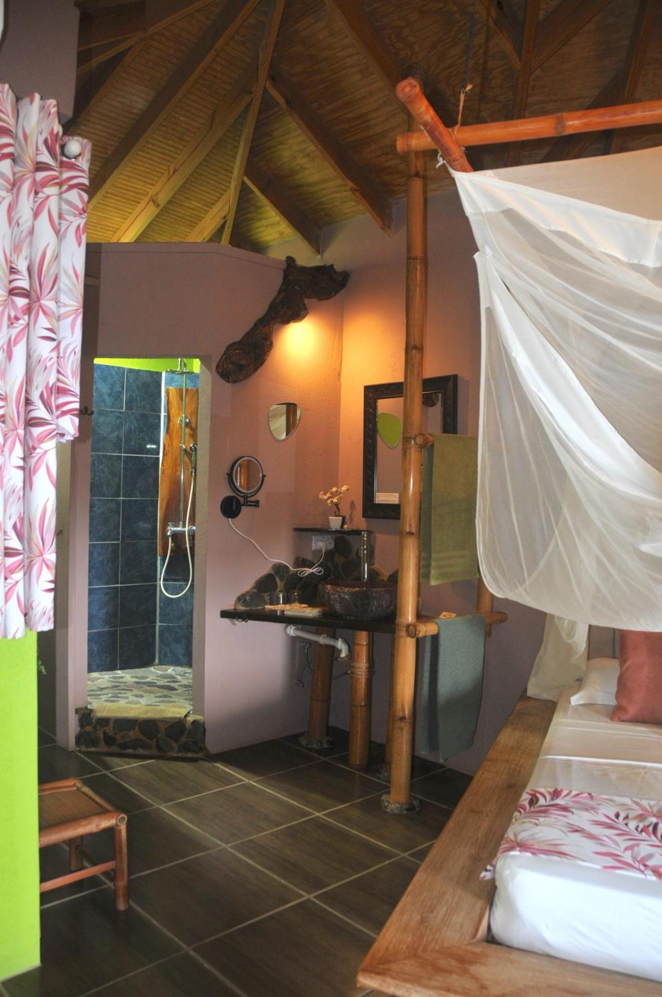 Mango Island Lodges Saint Joseph المظهر الخارجي الصورة