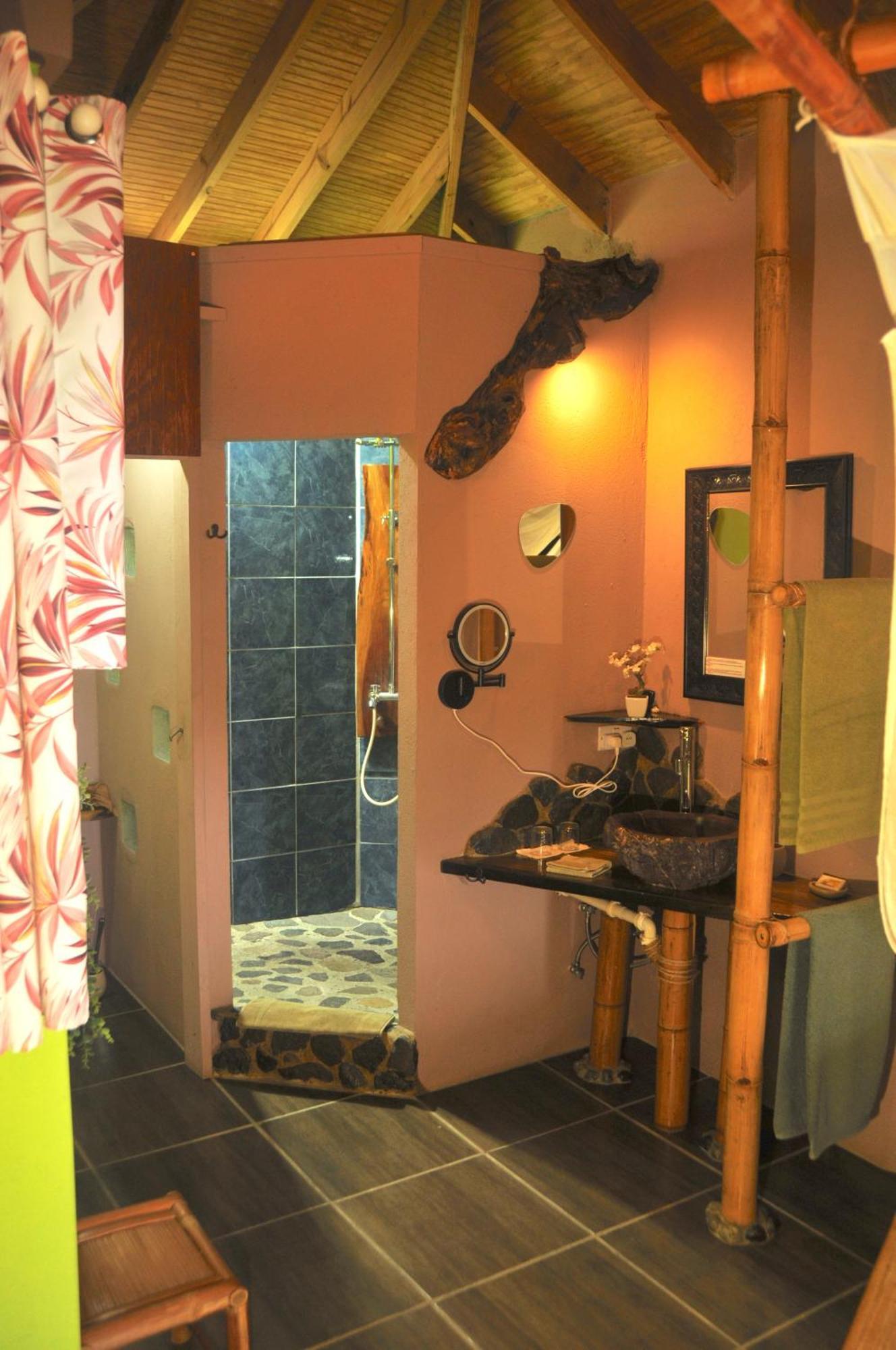 Mango Island Lodges Saint Joseph المظهر الخارجي الصورة